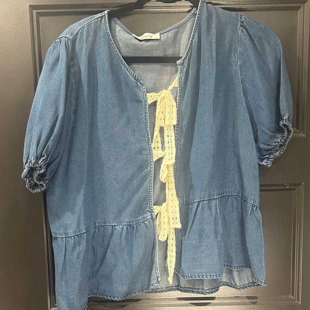 Sadie & Sage Blue Top with Cream Tie